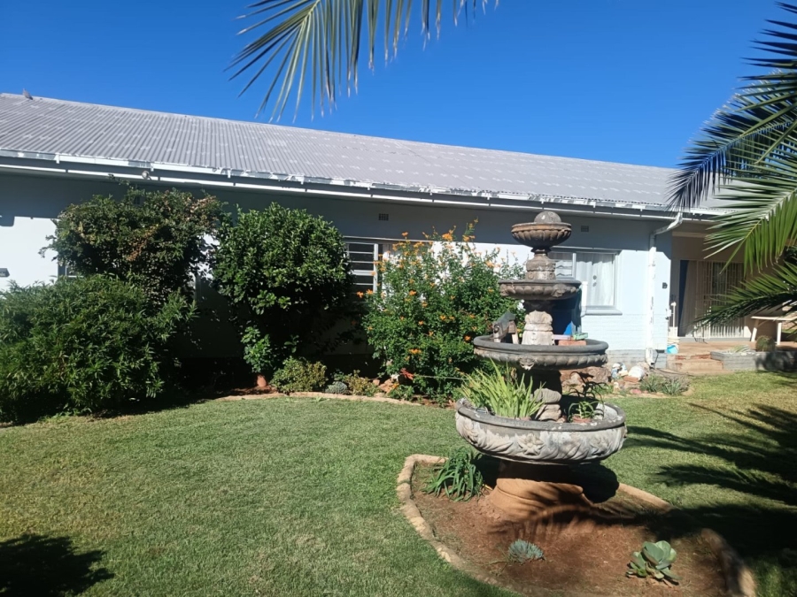 4 Bedroom Property for Sale in Heuwelsig Northern Cape
